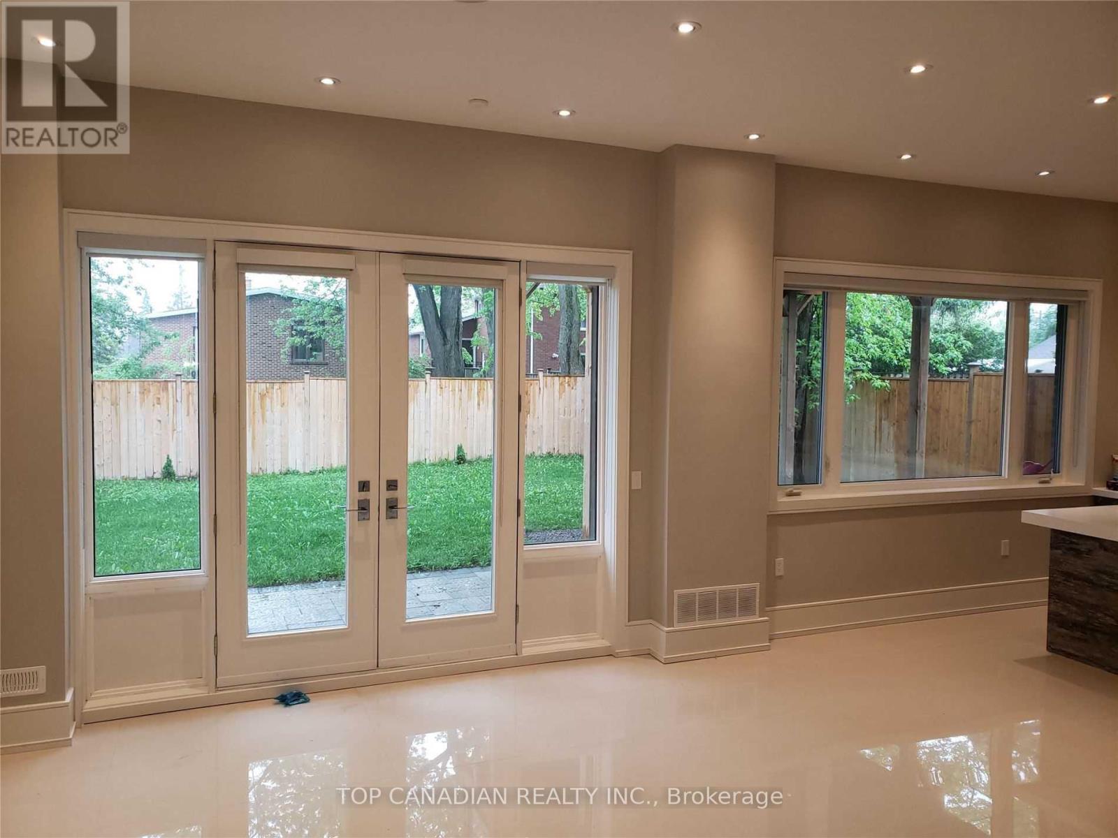 15 Lund Street Property Photo 1
