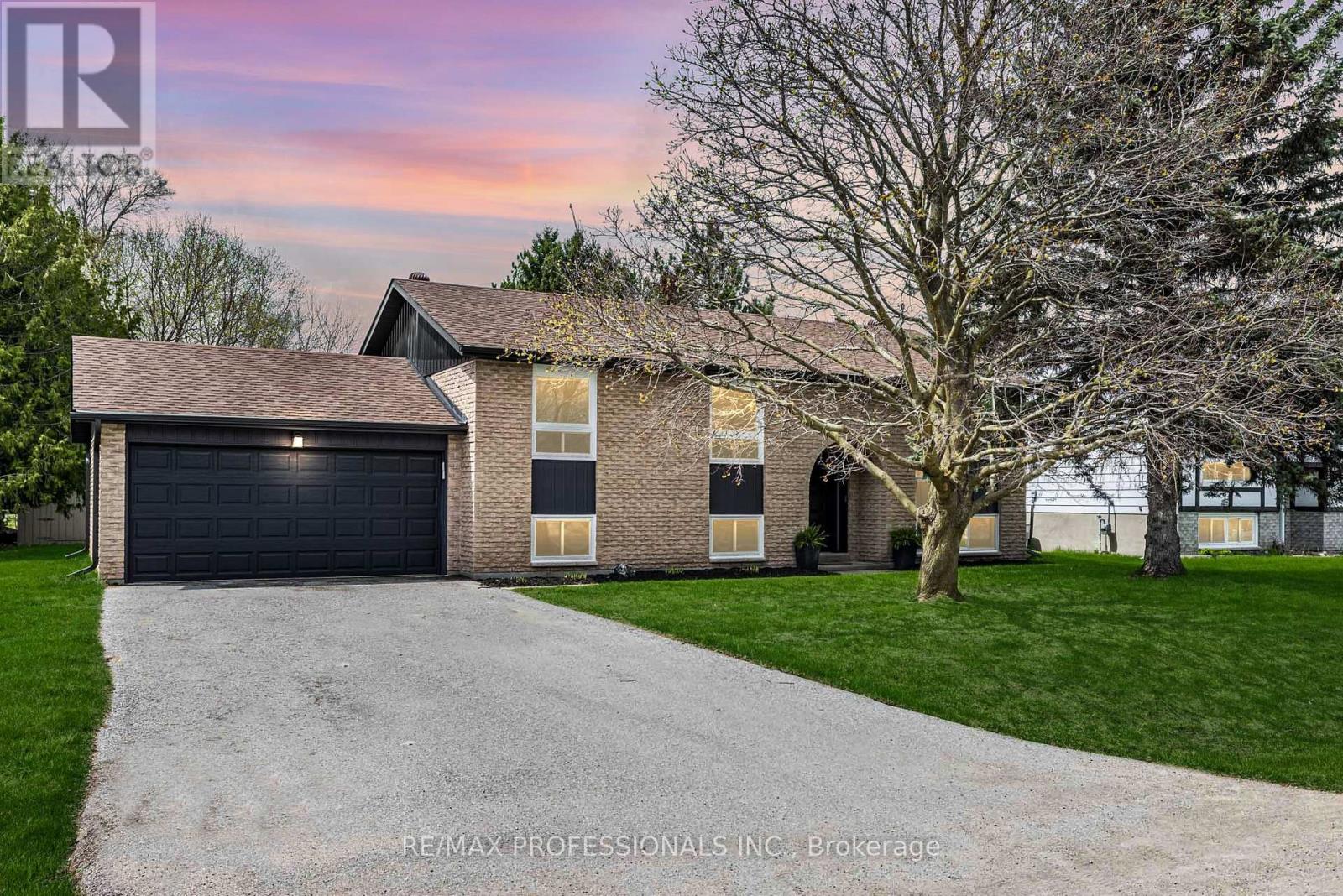 16 Wales Avenue N Property Photo 1