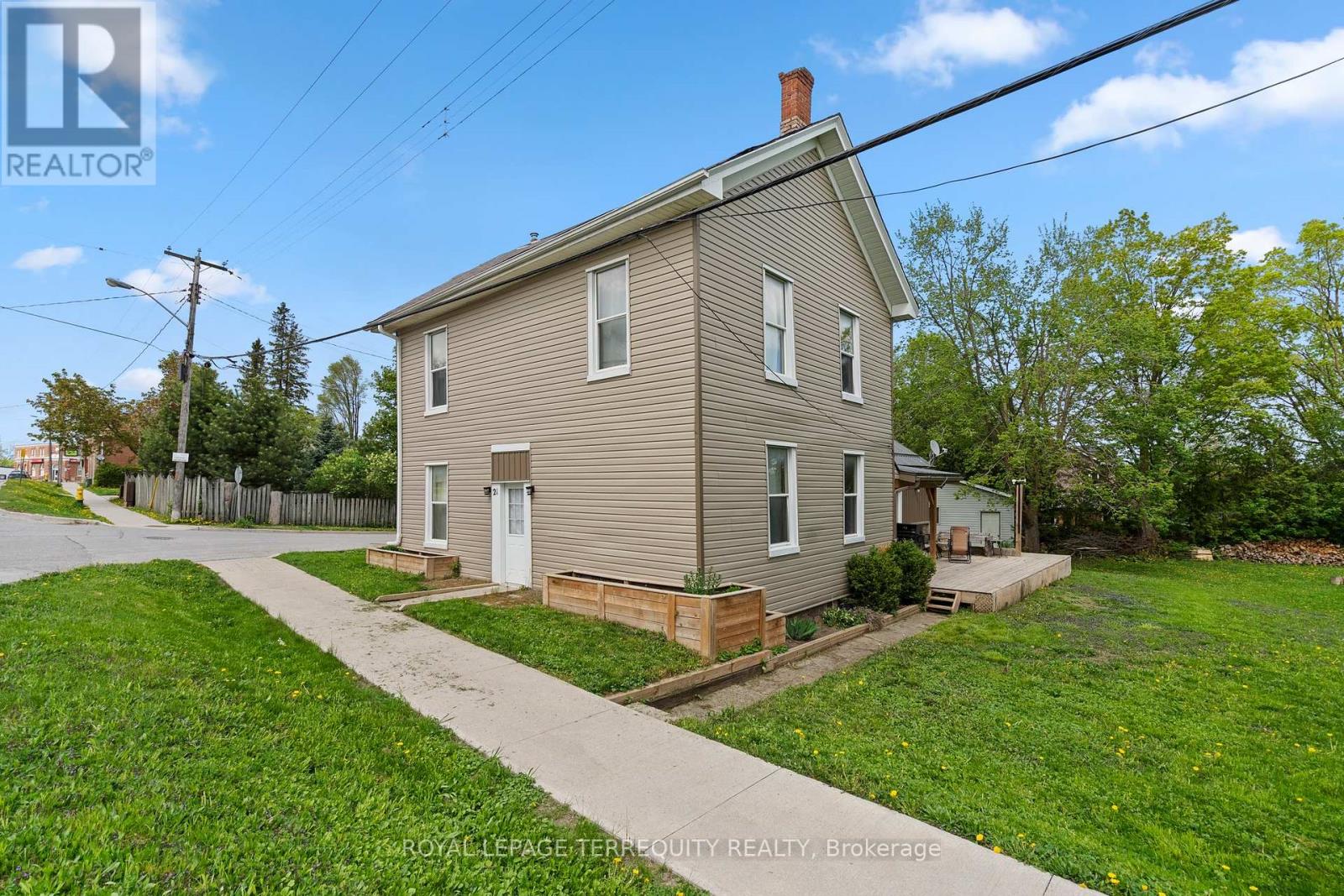 21 Albert Street S Property Photo 1