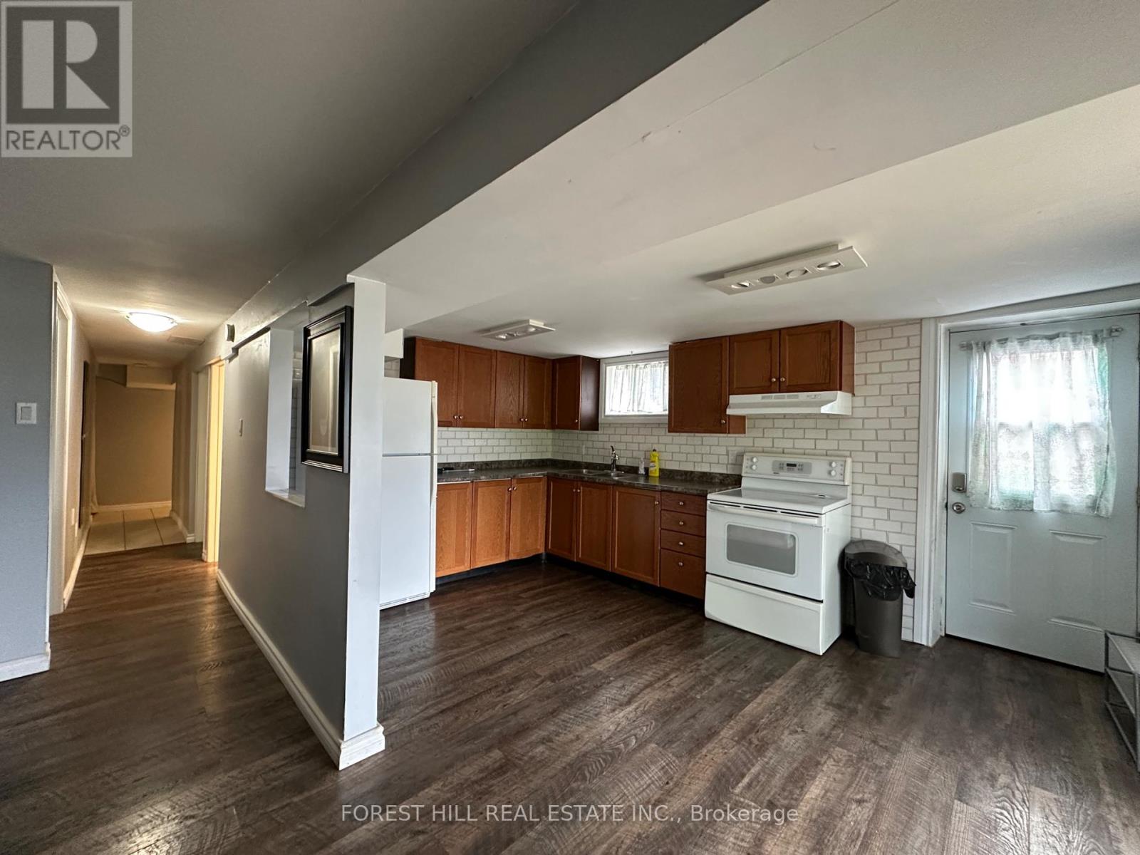 Lower - 354 Britannia Avenue Property Photo 1