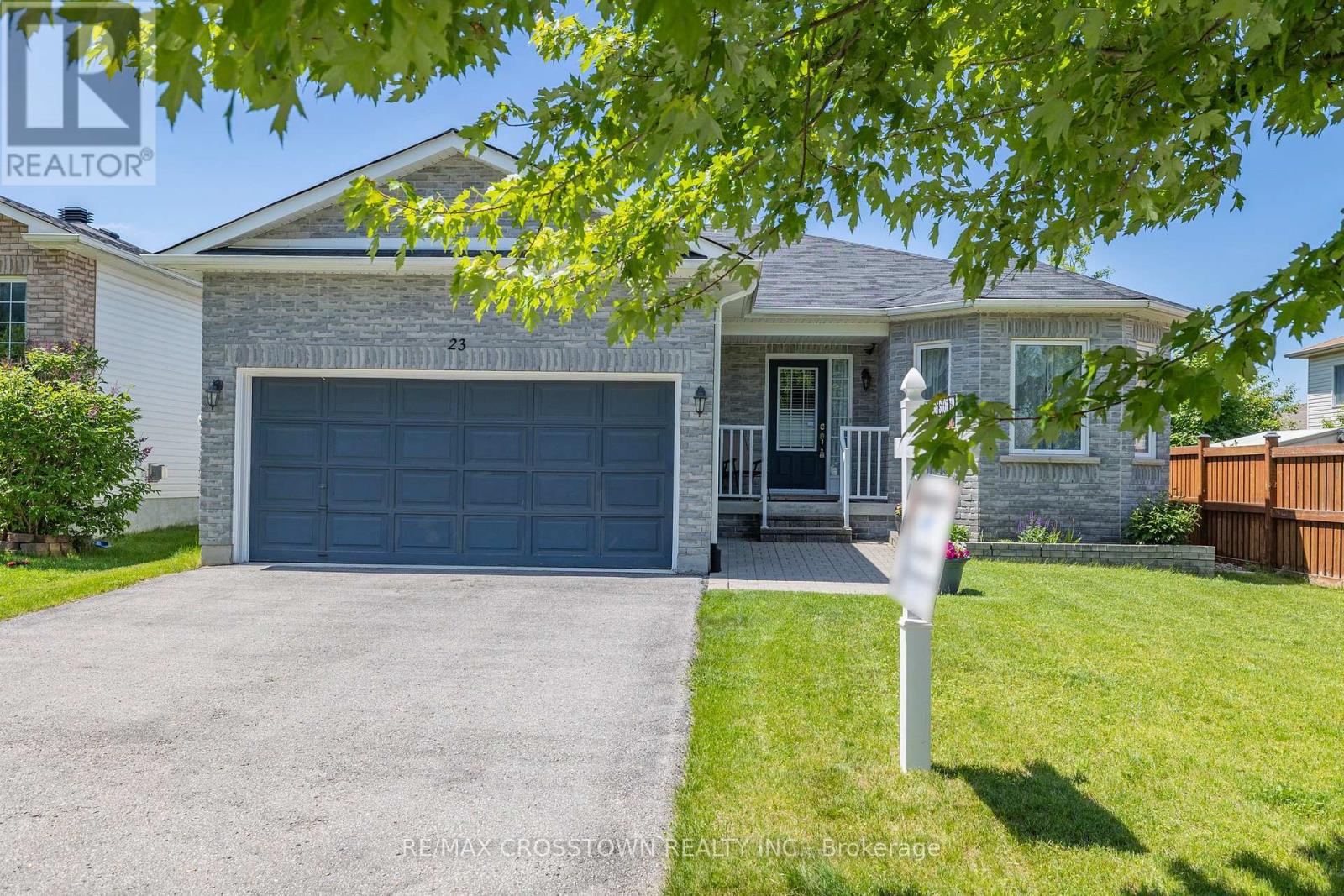 23 Stonemount Crescent Property Photo 1