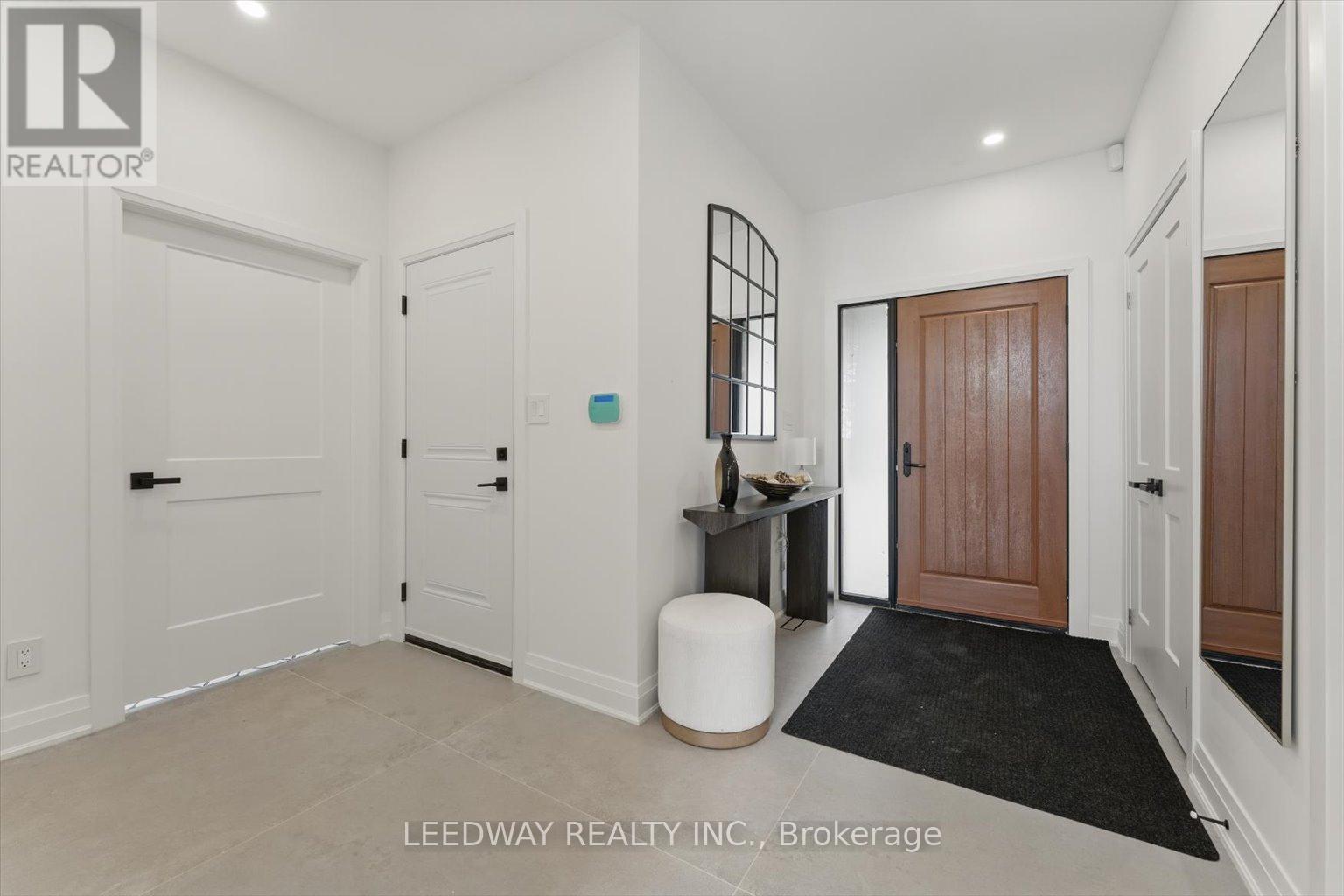 24410 Thorah Park Boulevard Property Photo 5