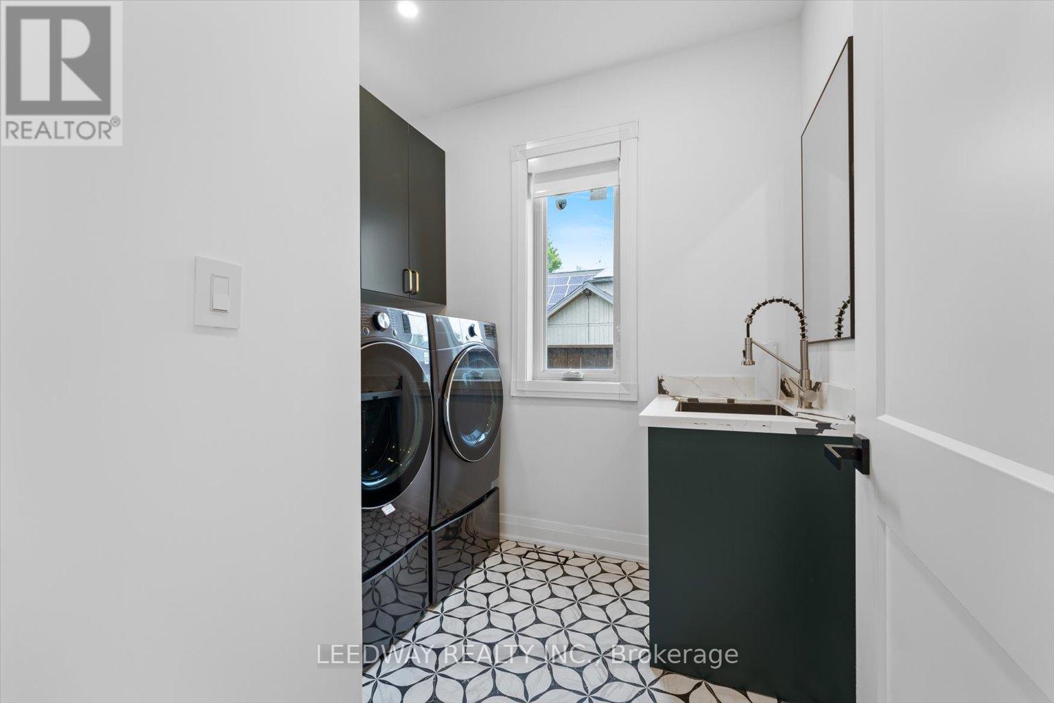 24410 Thorah Park Boulevard Property Photo 8