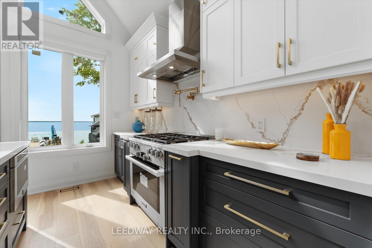 24410 Thorah Park Boulevard Property Photo 16