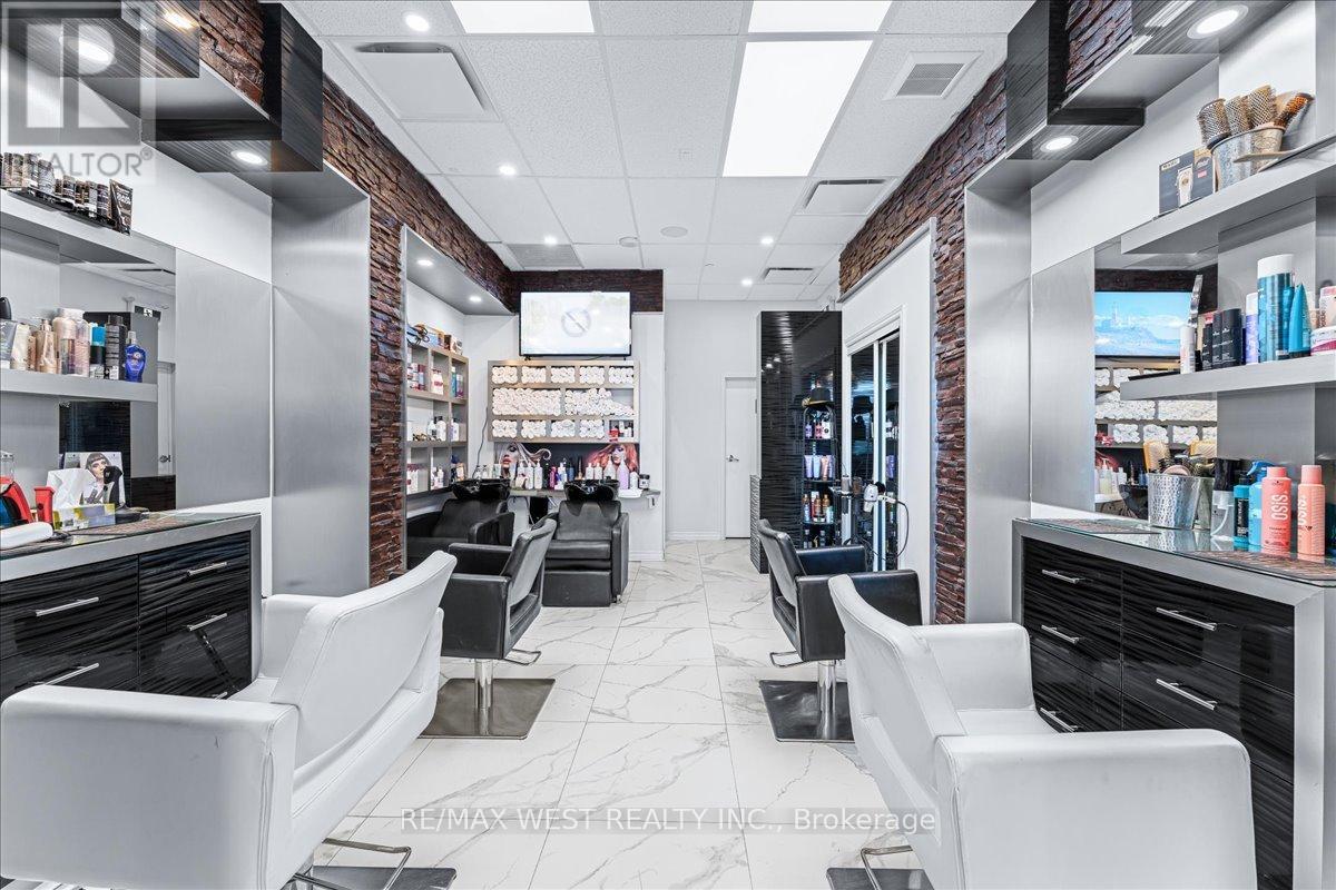 A8 - 9610 YONGE STREET Property Photo 1