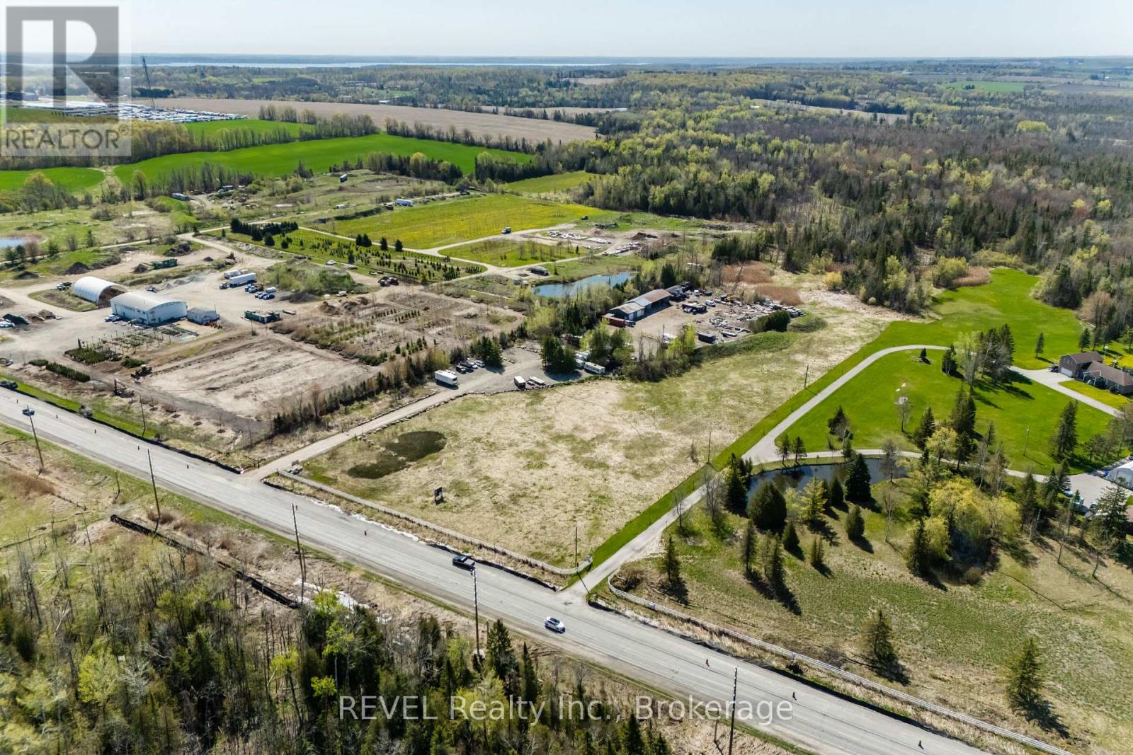 2513 Innisfil Beach Road Property Photo 1