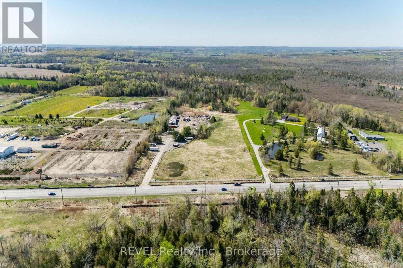 2513 Innisfil Beach Road Property Photo 3