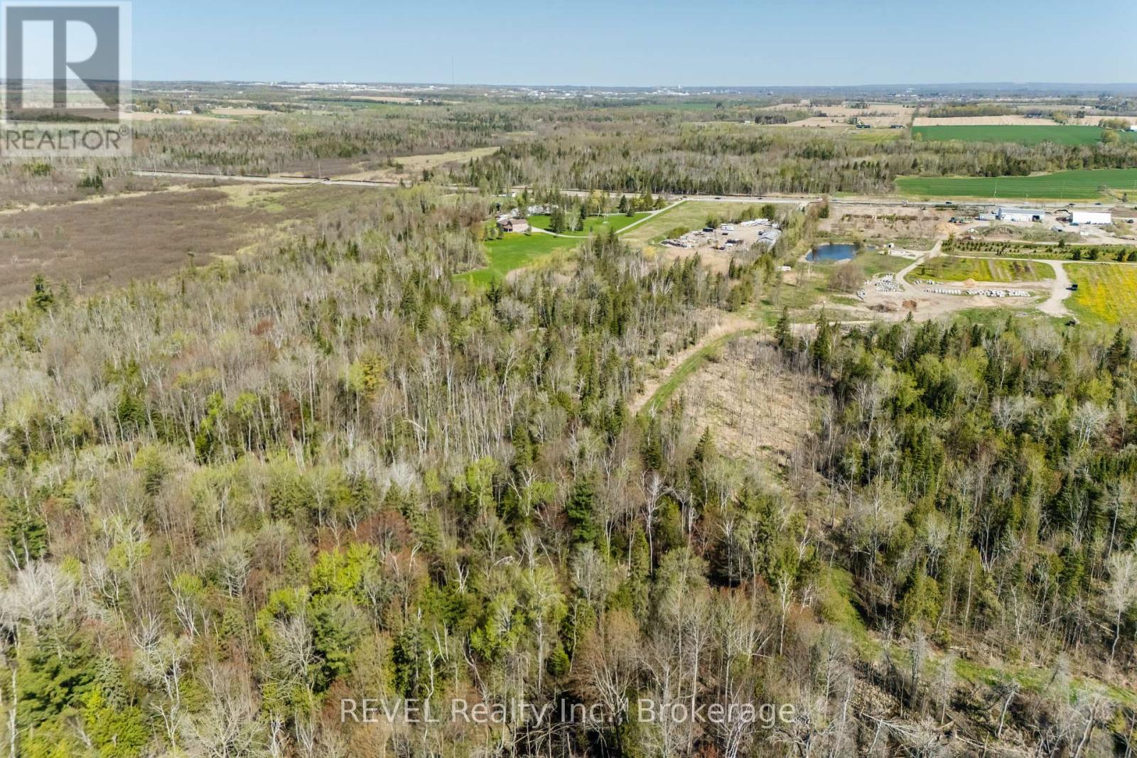 2513 Innisfil Beach Road Property Photo 4