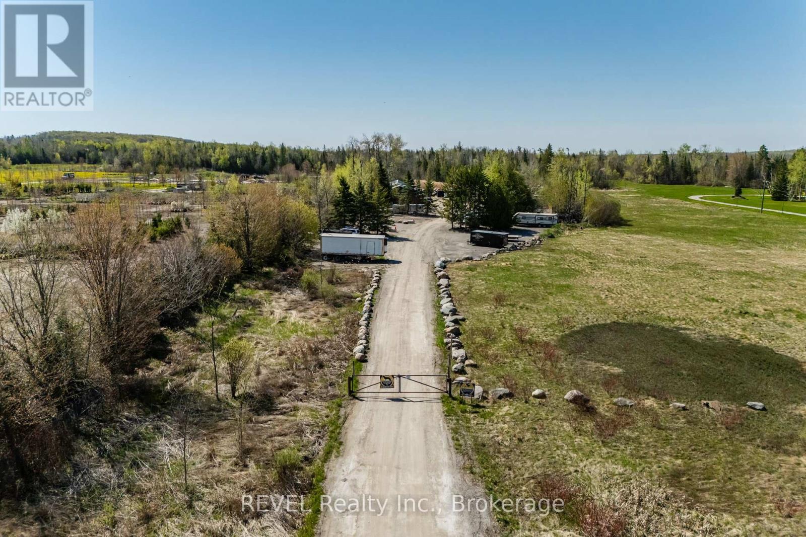 2513 Innisfil Beach Road Property Photo 14