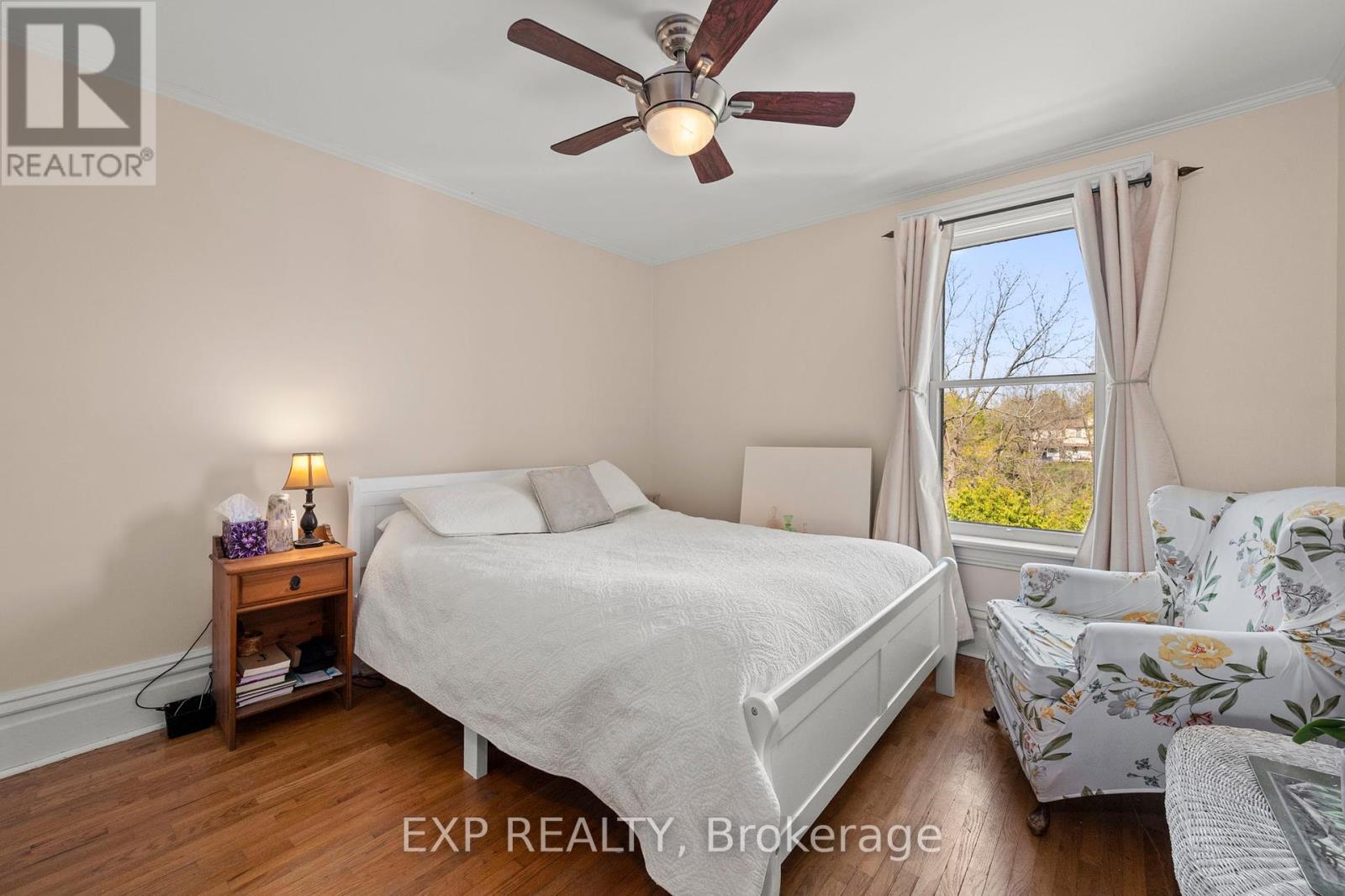 145 High Street Property Photo 24