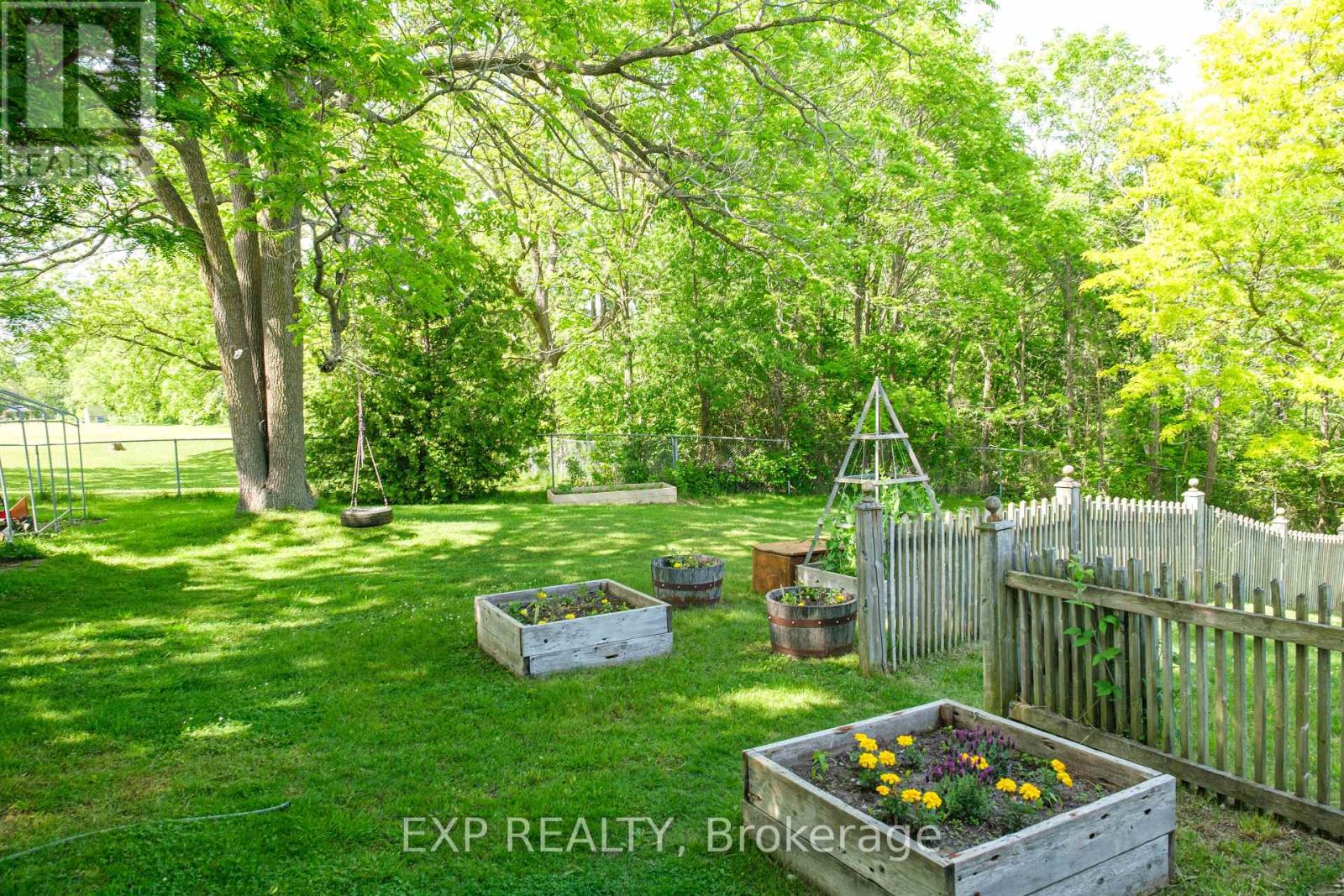 145 High Street Property Photo 37