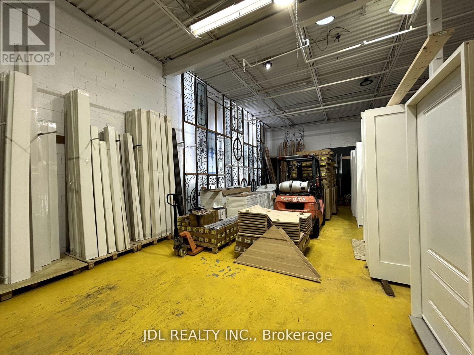 Unit 1,3,5 & 17 - 7370 Woodbine Avenue Property Photo 8