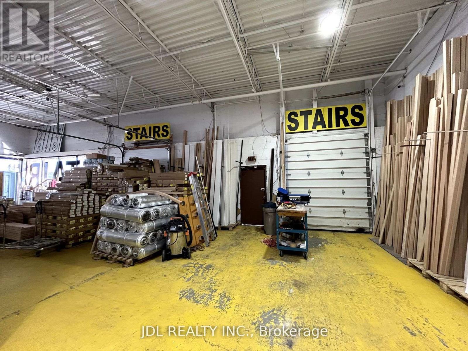 Unit 1,3,5 & 17 - 7370 Woodbine Avenue Property Photo 10
