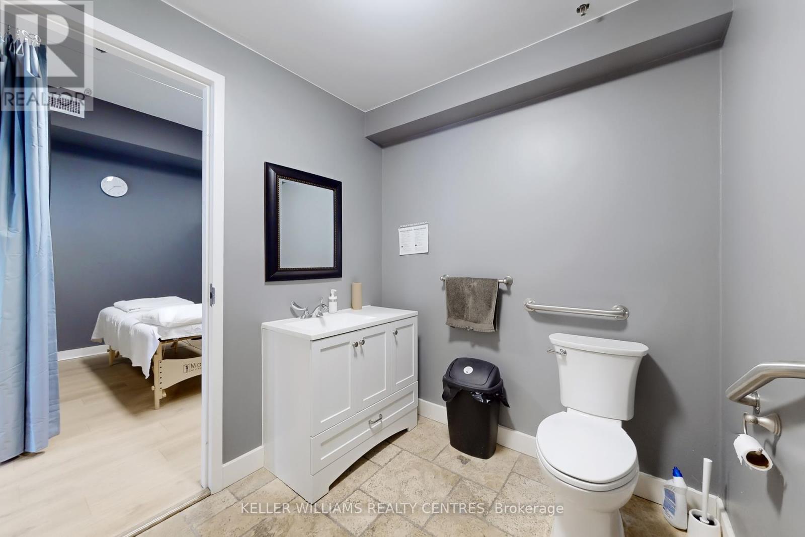 20 - 16945 Leslie Street Property Photo 25