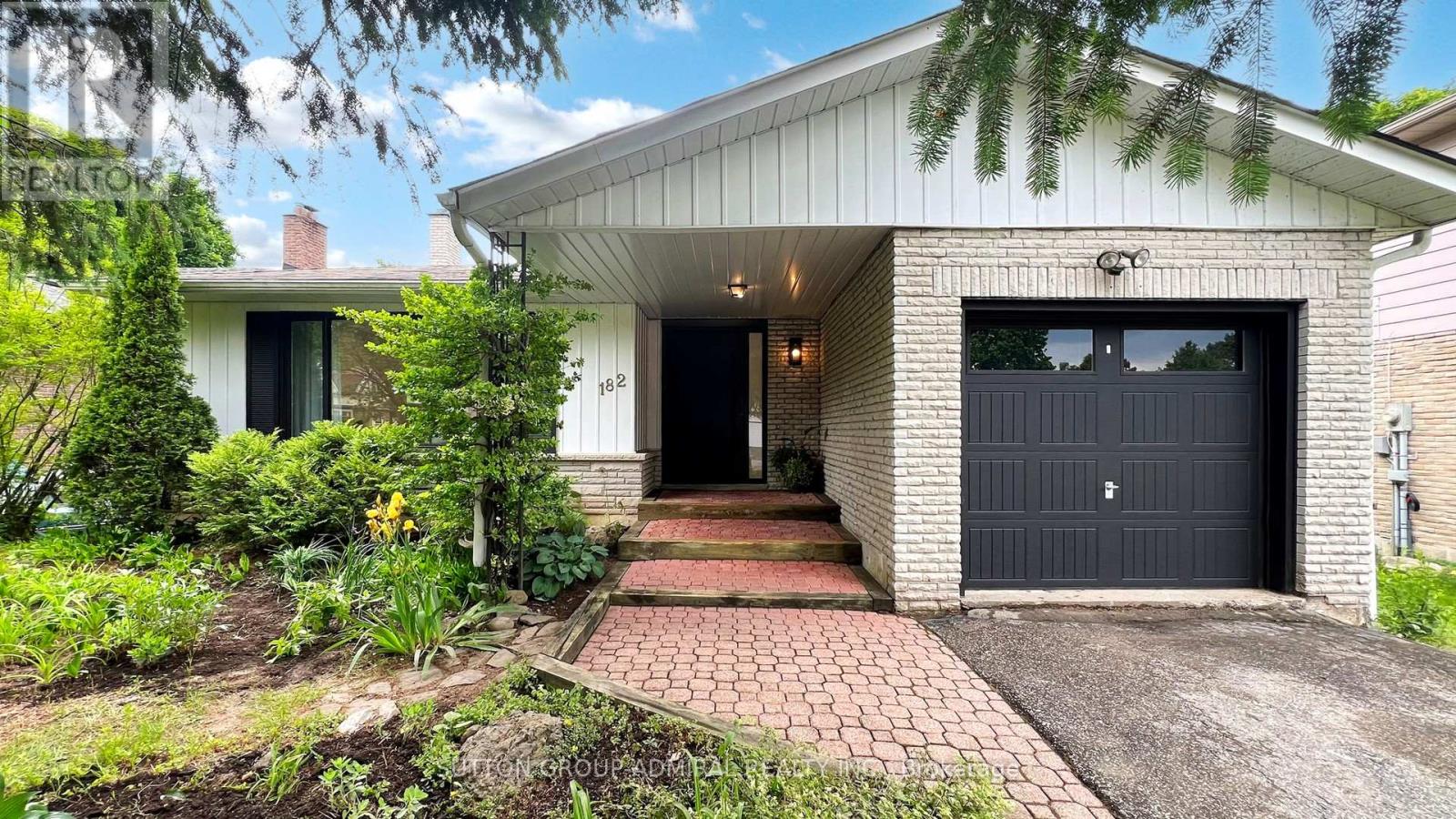 182 BAYVIEW FAIRWAYS DRIVE Property Photo 1