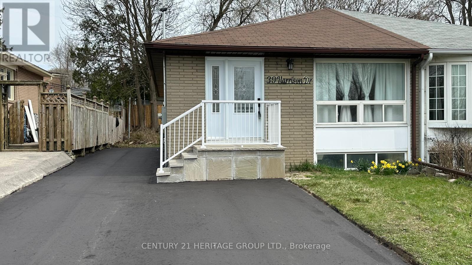 39 Harrison Drive Property Photo 1