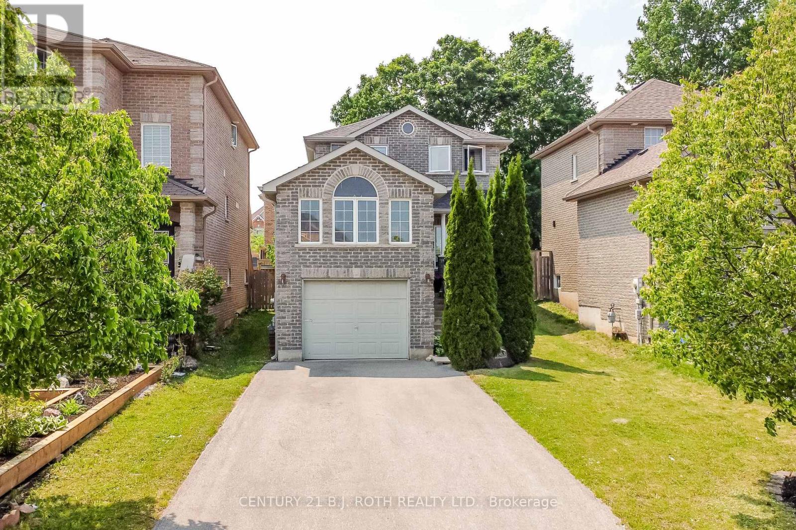 1863 Swan Street Property Photo 1