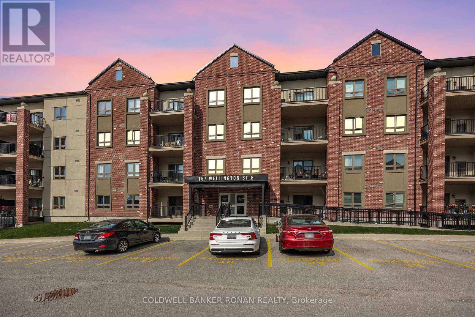 210 - 157 Wellington Street E Property Photo 1