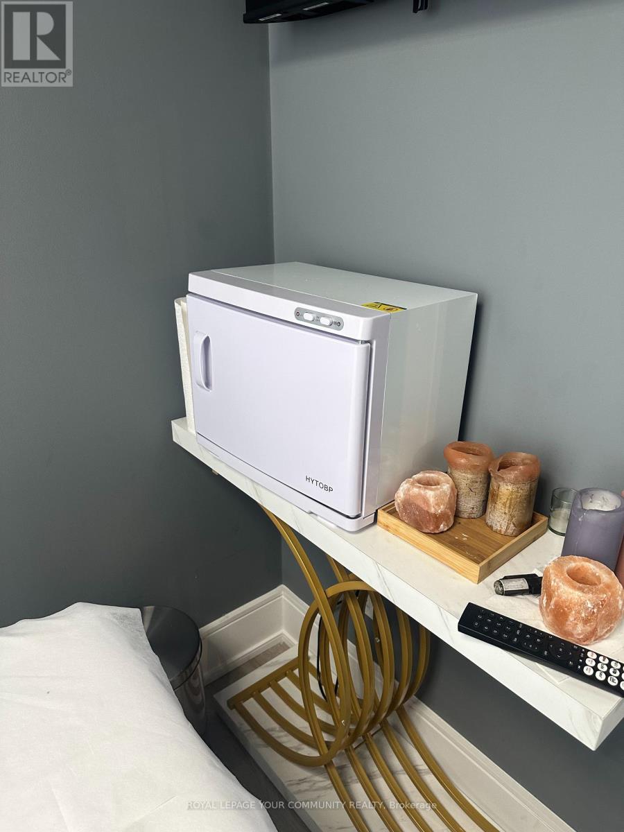 8 - 11860 Yonge Street Property Photo 20