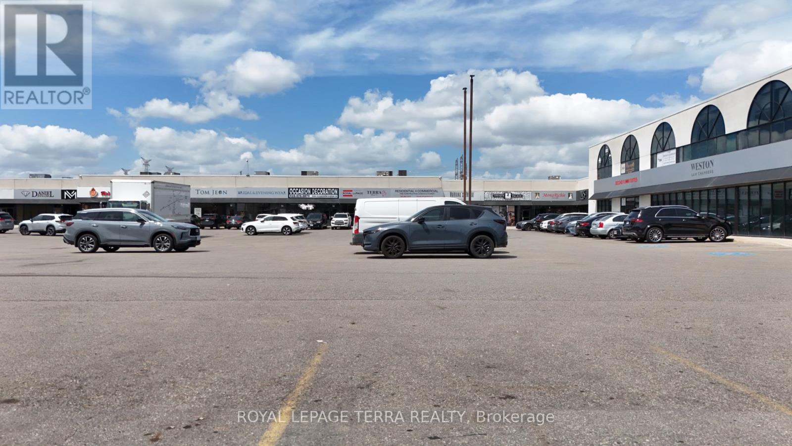 11 & 12 - 4040 Steeles Avenue W Property Photo 8