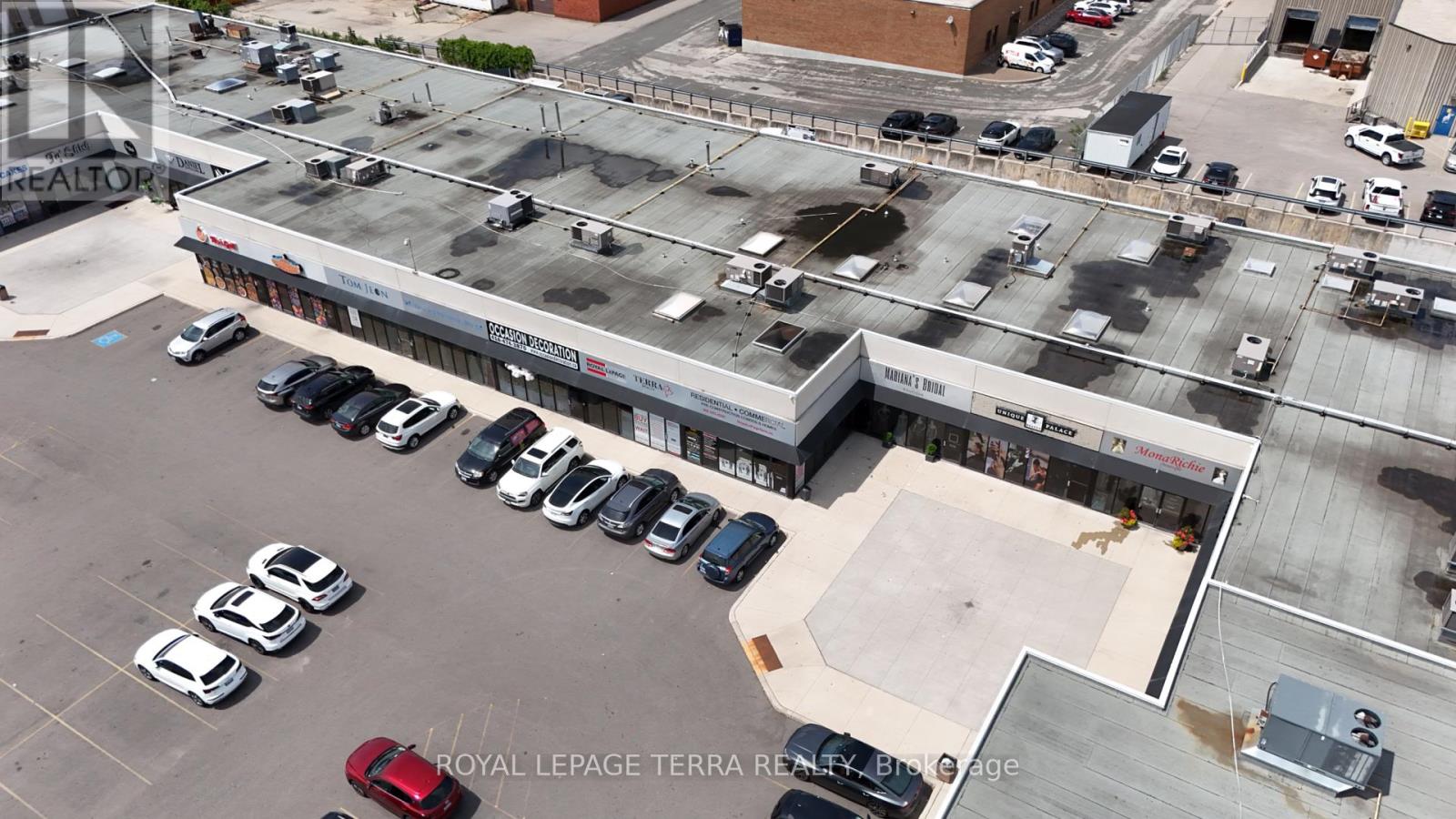 11 & 12 - 4040 Steeles Avenue W Property Photo 10
