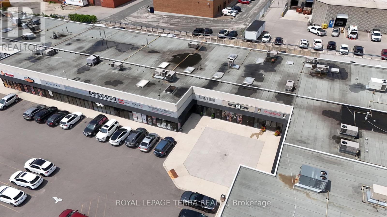 11 & 12 - 4040 Steeles Avenue W Property Photo 12