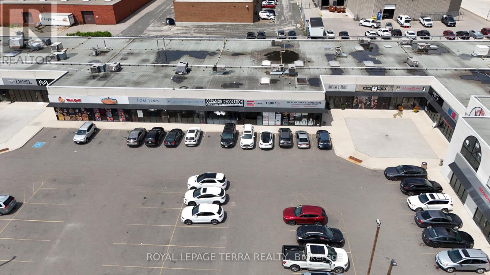 11 & 12 - 4040 Steeles Avenue W Property Photo 16