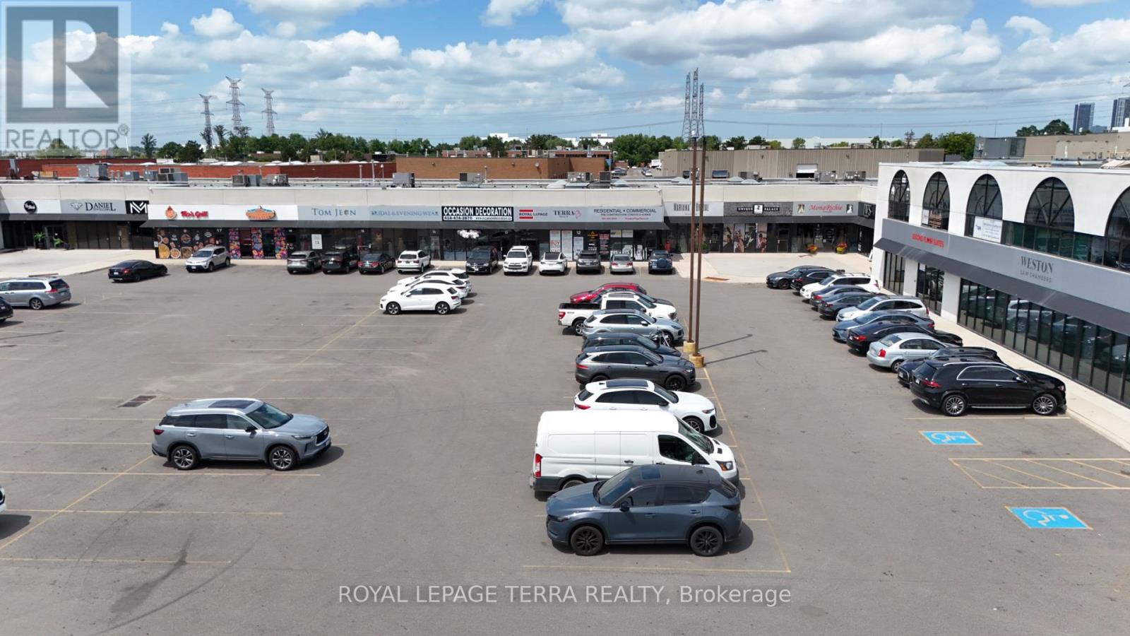 11 & 12 - 4040 Steeles Avenue W Property Photo 23
