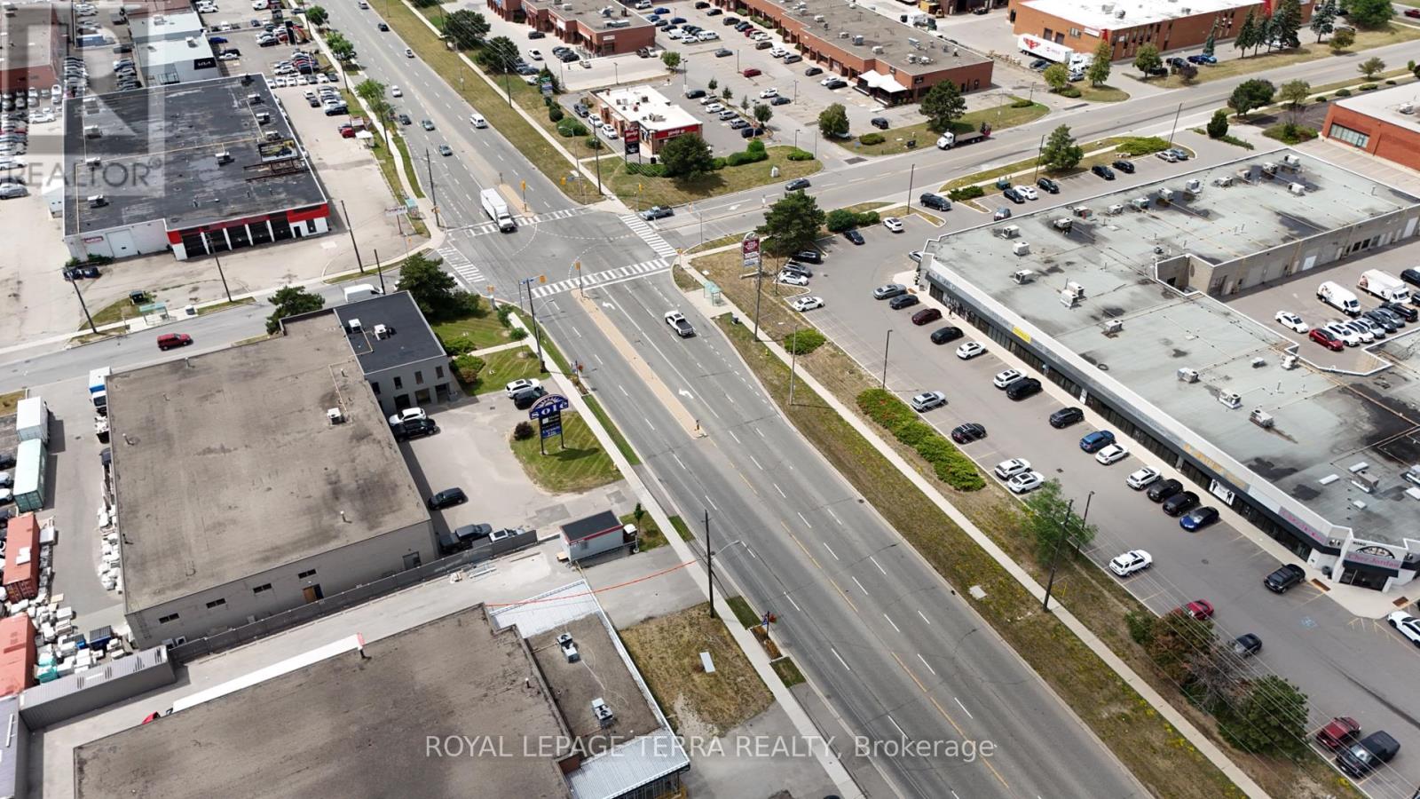 11 & 12 - 4040 Steeles Avenue W Property Photo 44