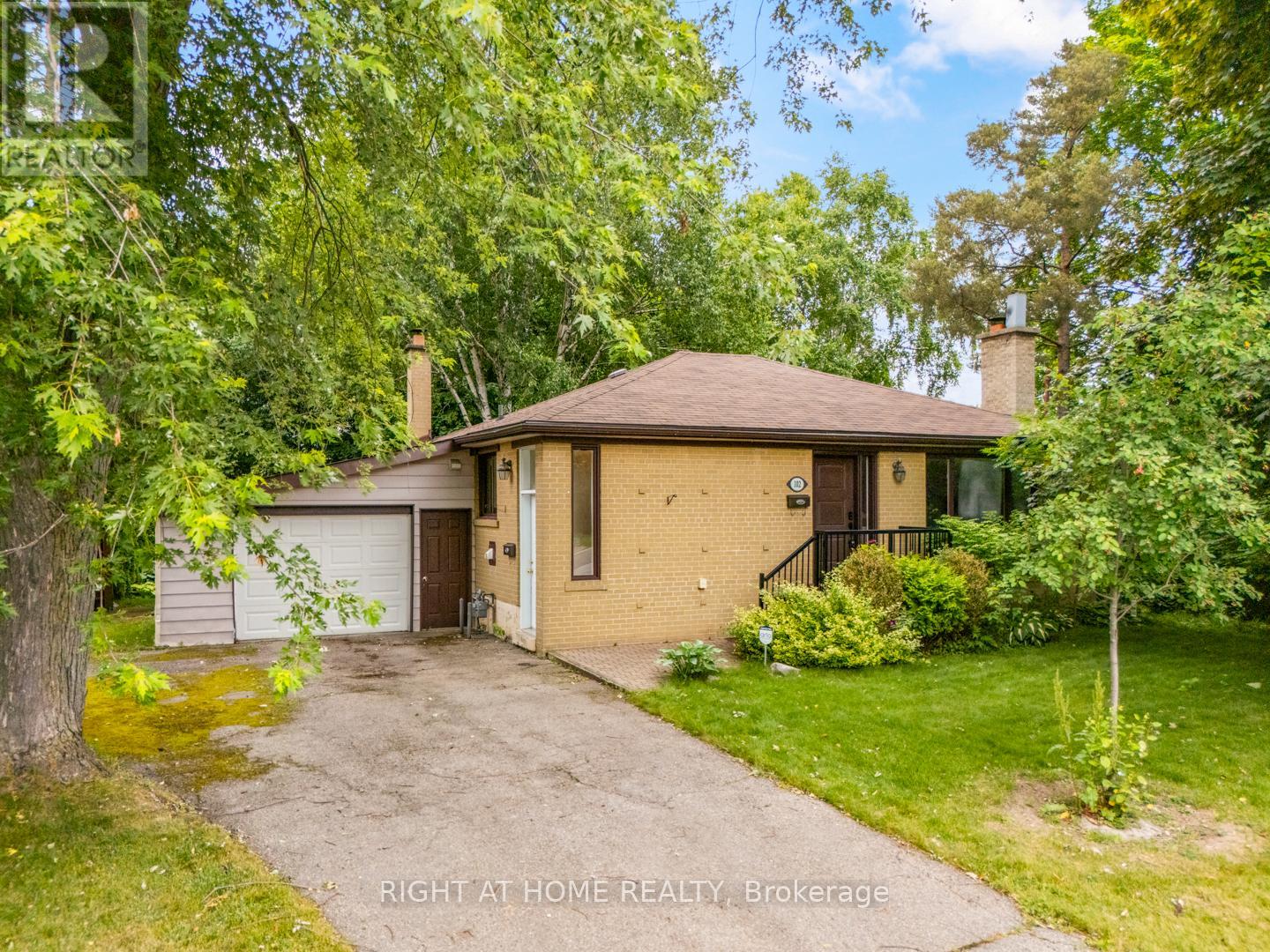 102 Murray Drive Property Photo 1