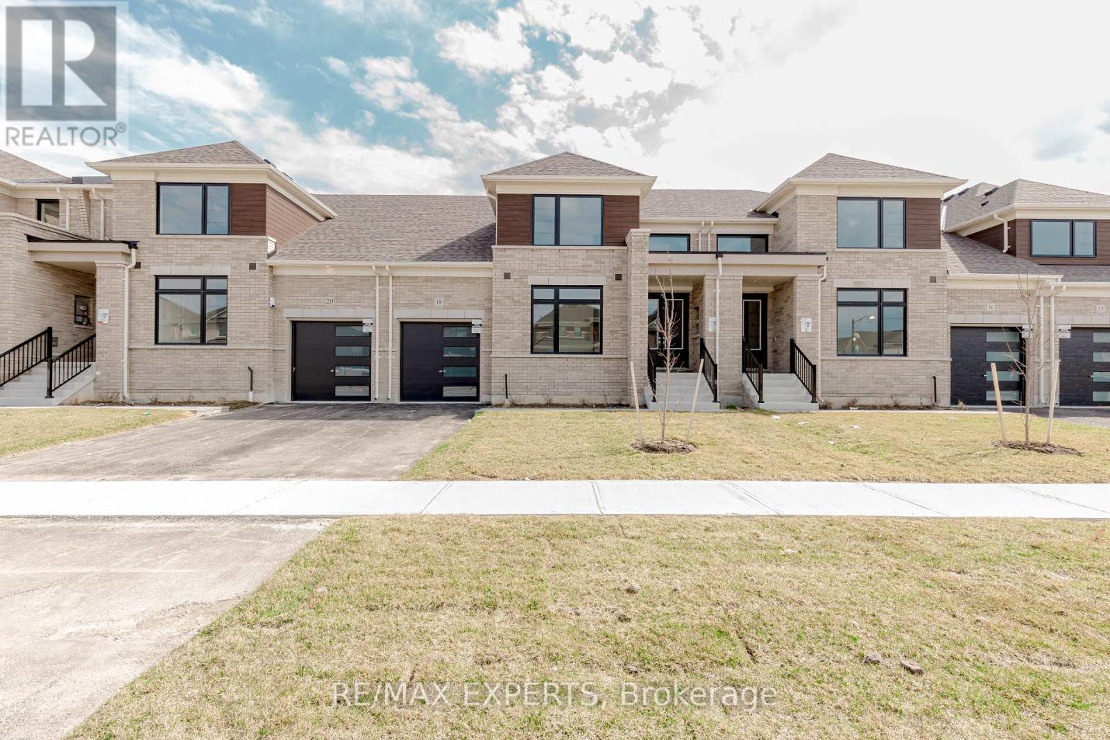 18 Mayapple Street Property Photo 1