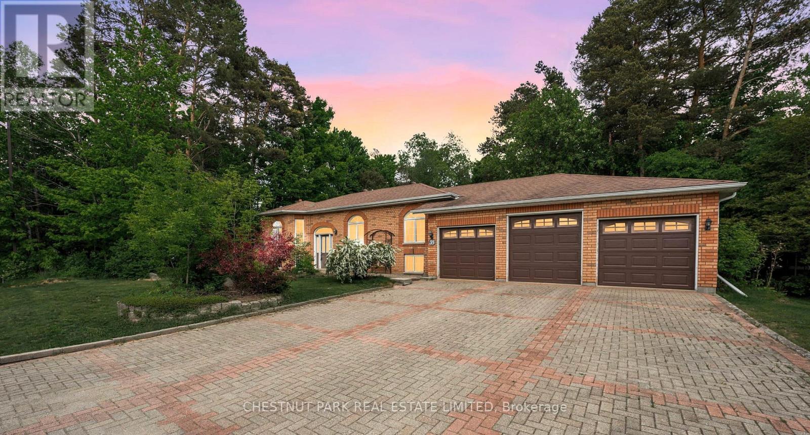 35 Pine Park Boulevard Property Photo 1