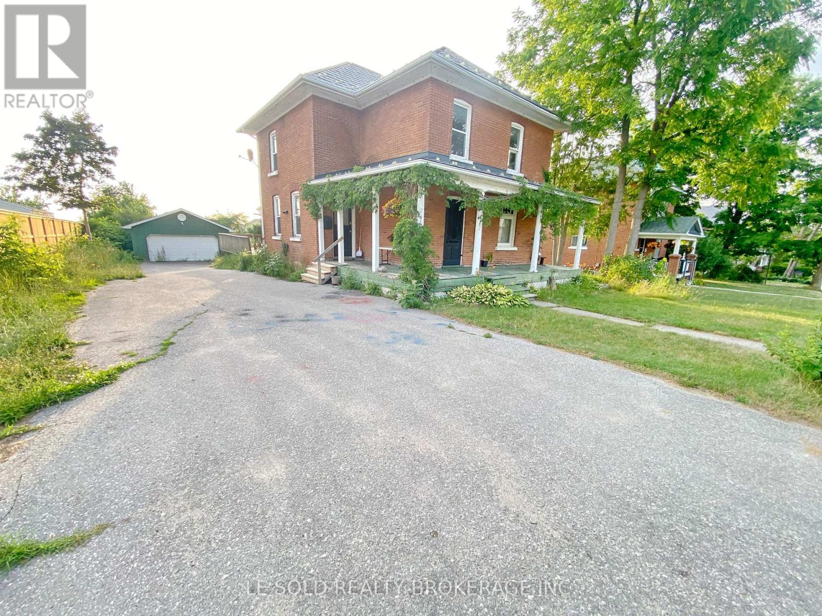 438 Osborne Street Property Photo 1