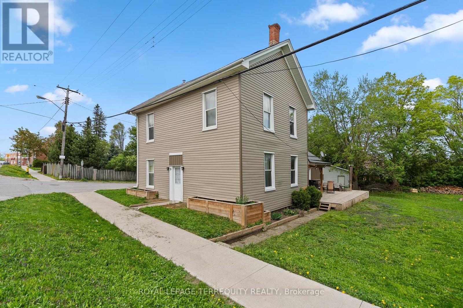 21 Albert Street S Property Photo 1