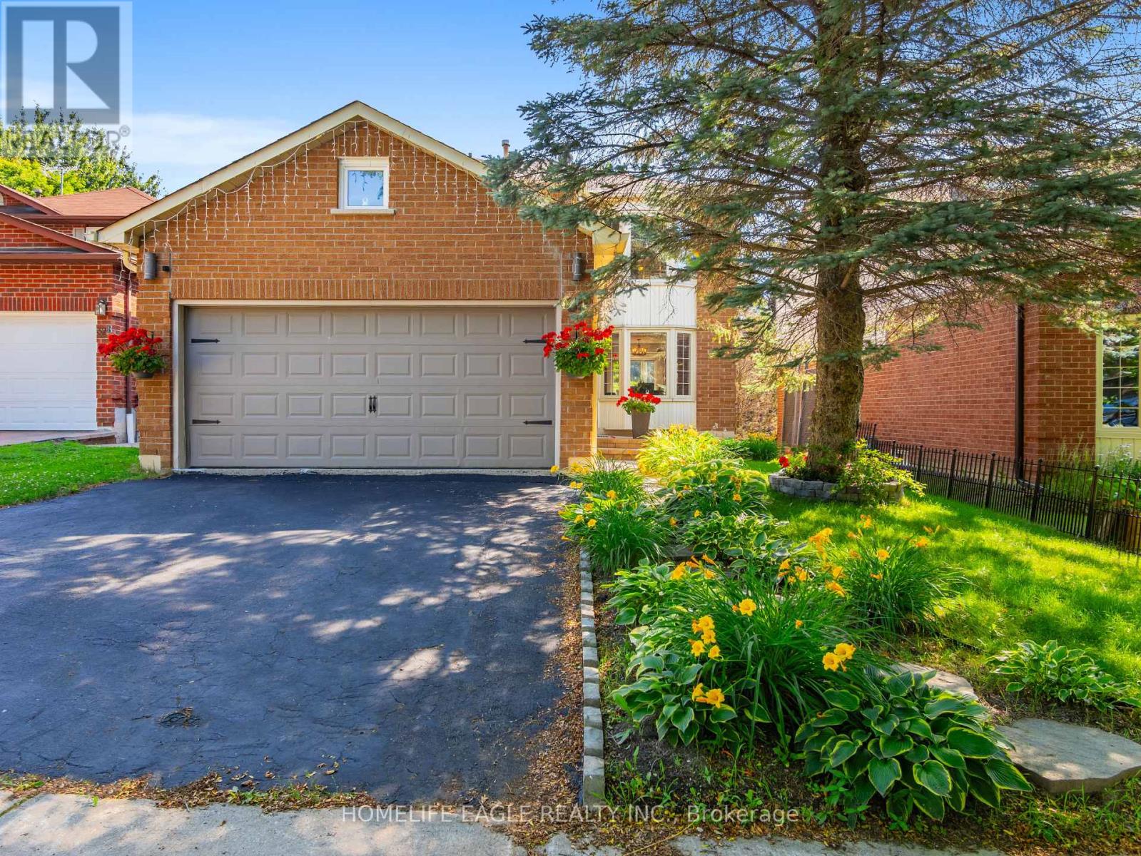 30 Moffat Crescent Property Photo 1