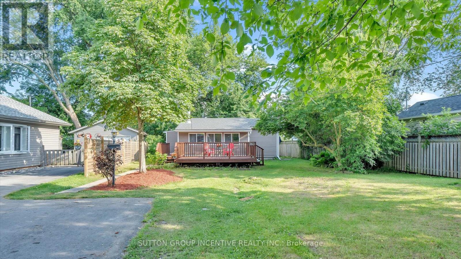 363 Hollywood Drive N Property Photo 1