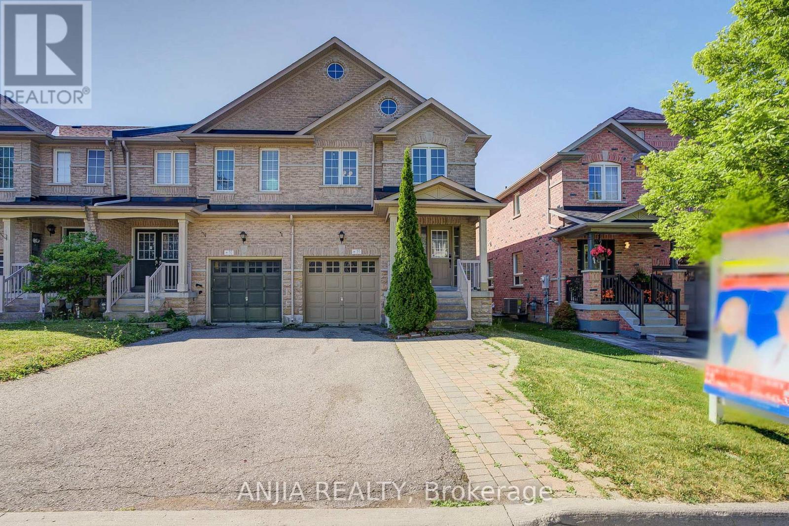 35 Martell Gate Property Photo 1