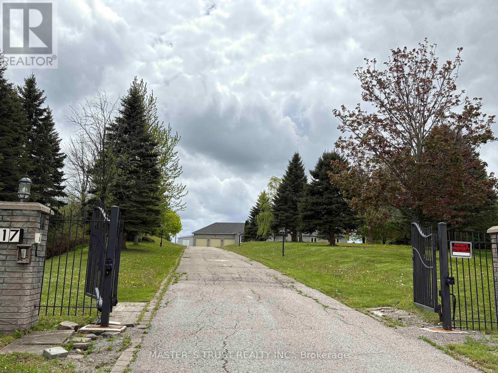 17 Ing Court Property Photo 1