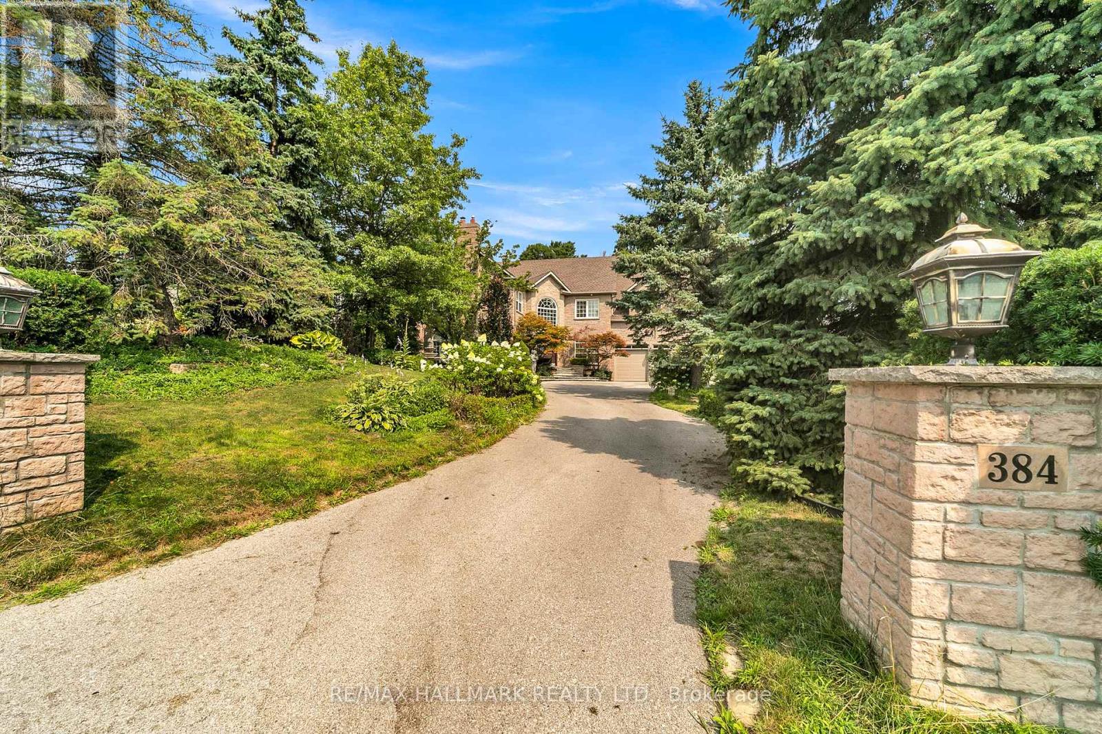 384 Kennedy Street W Property Photo 1