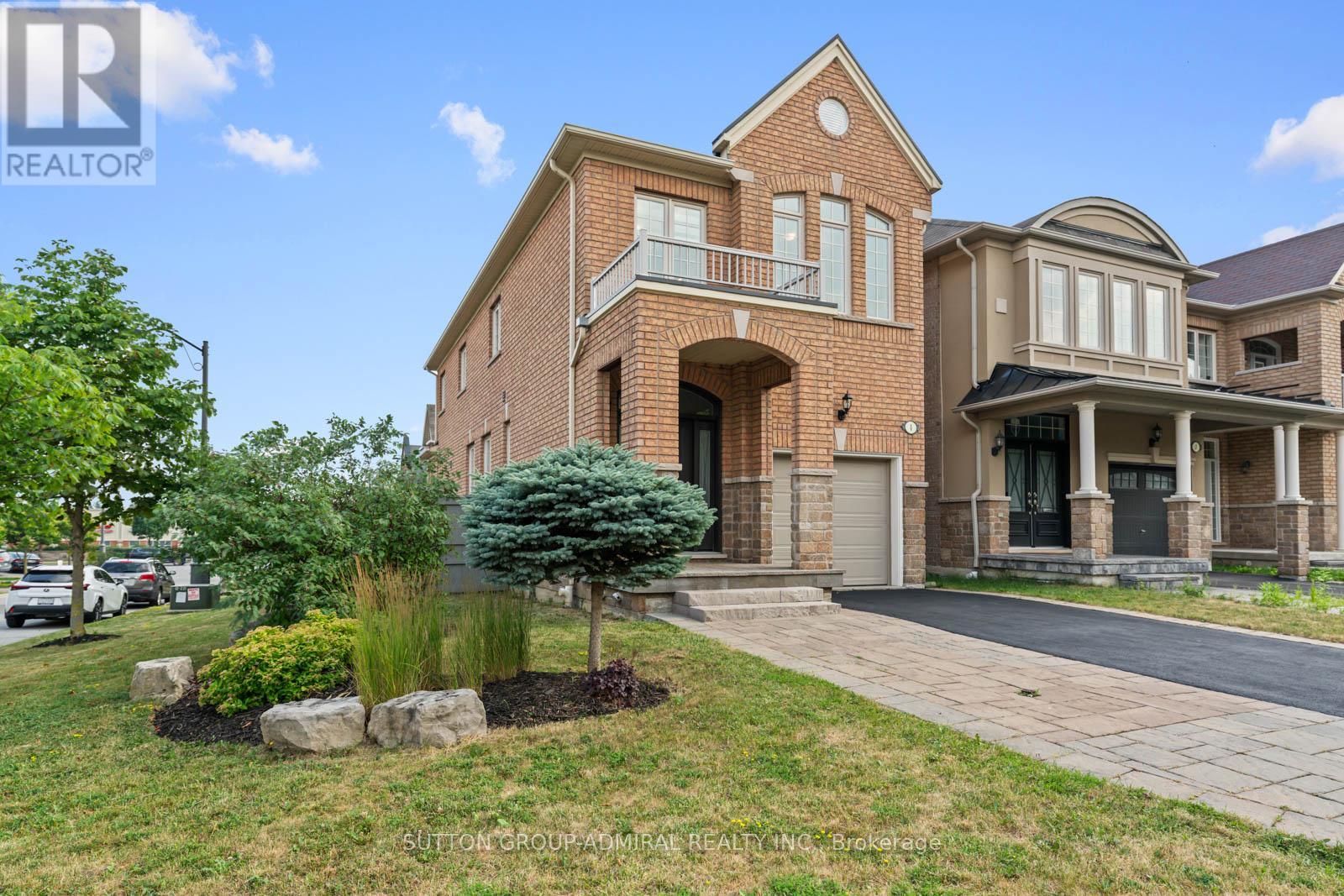 1 Robert Green Crescent Property Photo 1