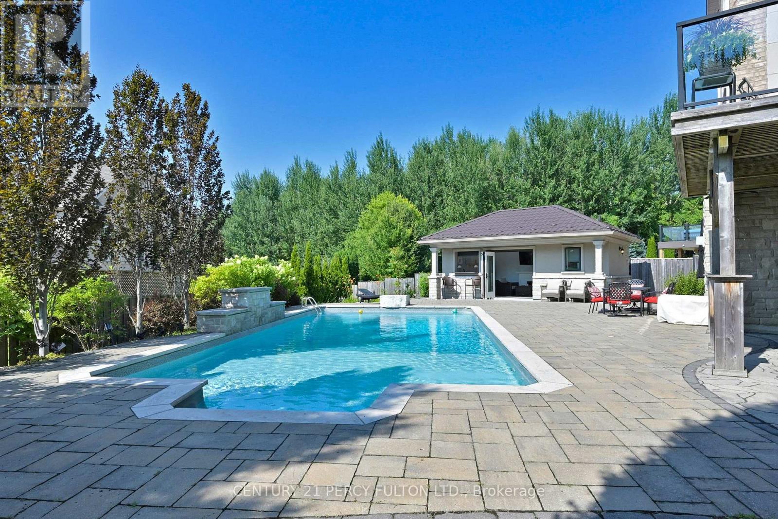 19 Sir Giancarlo Court Property Photo 9