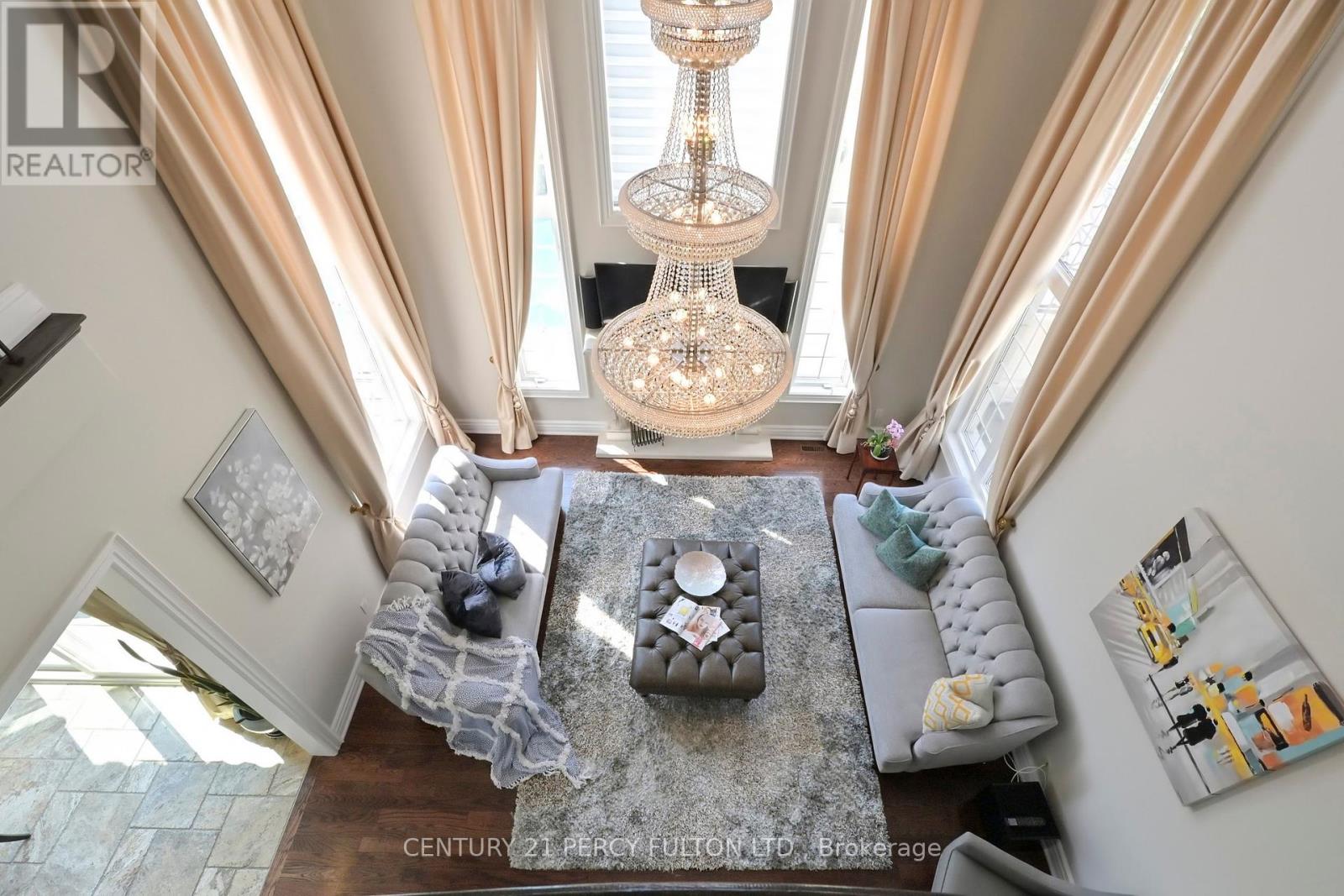 19 Sir Giancarlo Court Property Photo 13