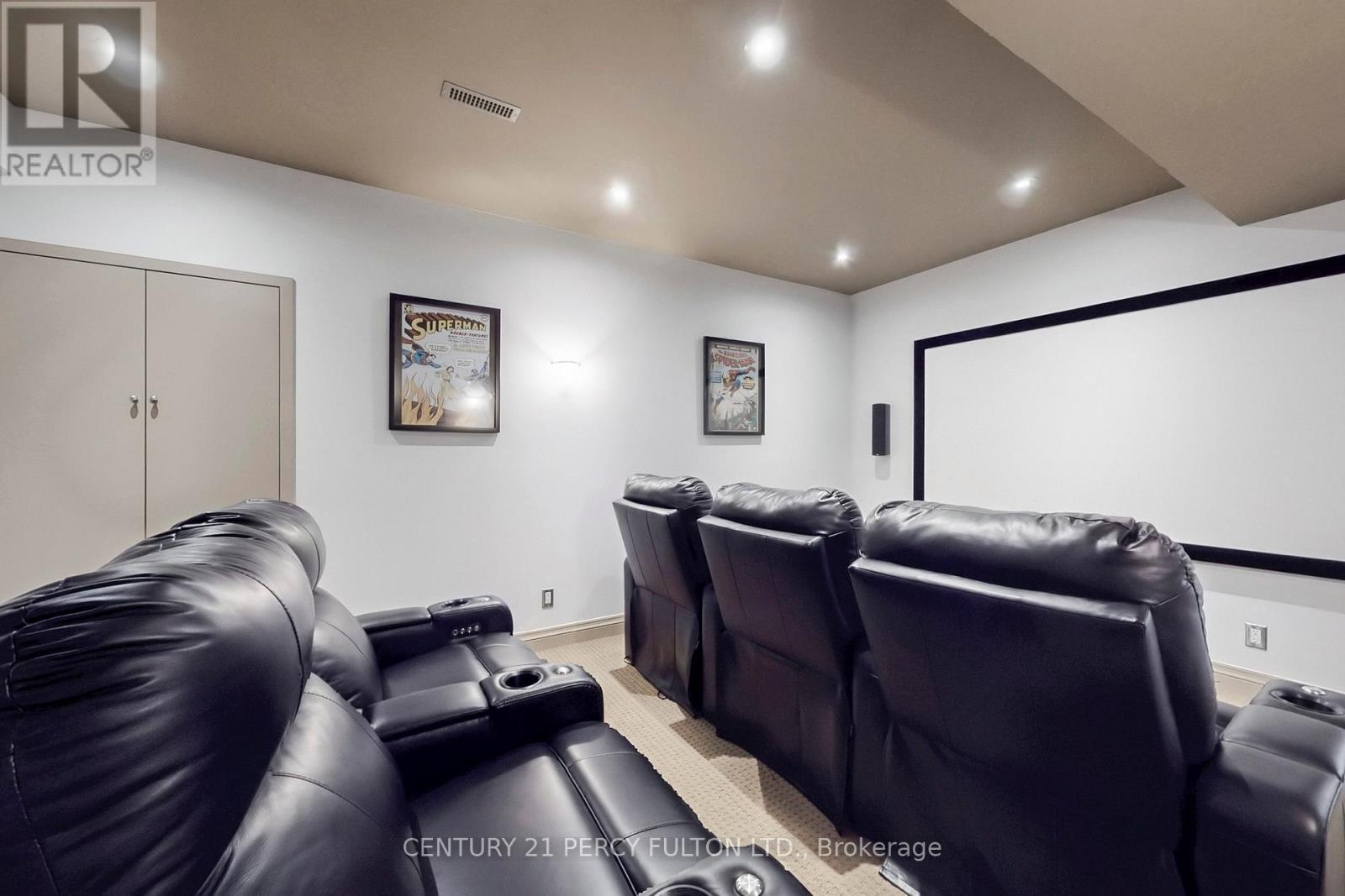 19 Sir Giancarlo Court Property Photo 33