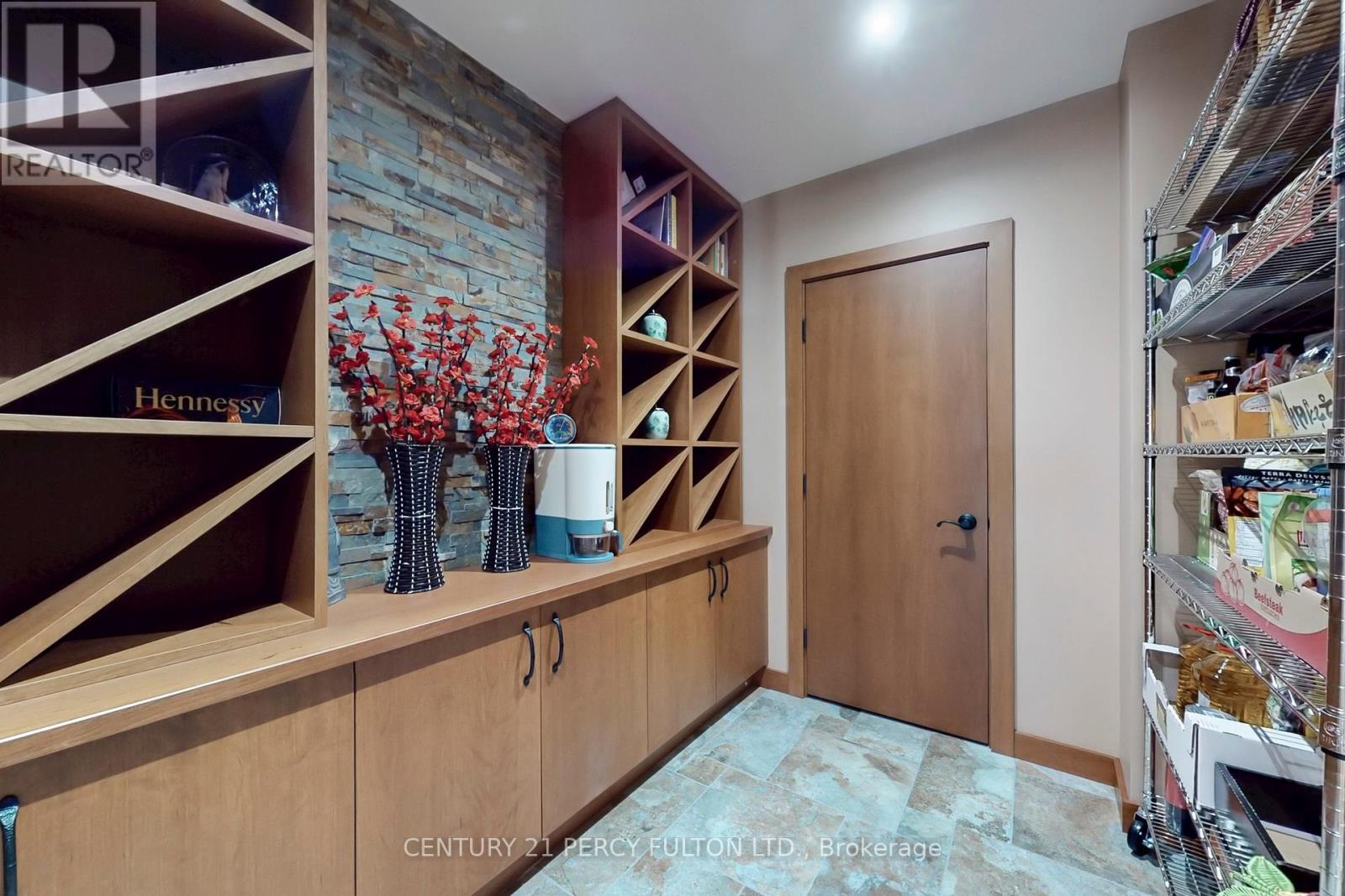 19 Sir Giancarlo Court Property Photo 36