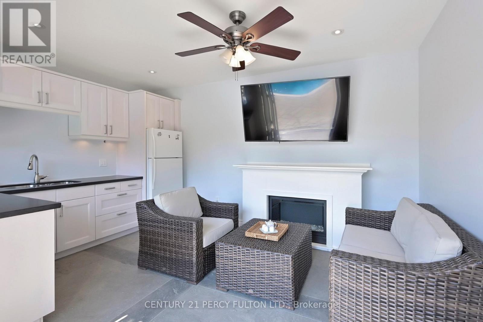 19 Sir Giancarlo Court Property Photo 38