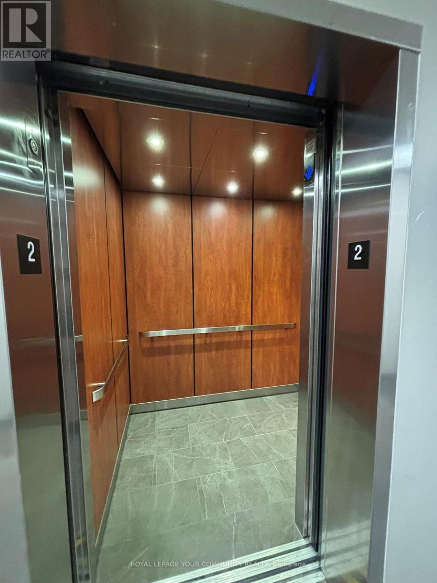 200 C - 175 Mostar Street Property Photo 5