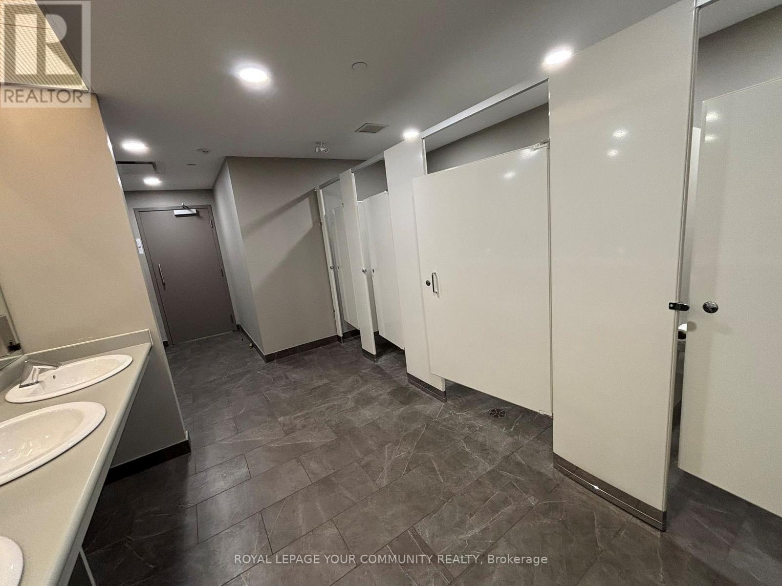 200 C - 175 Mostar Street Property Photo 18