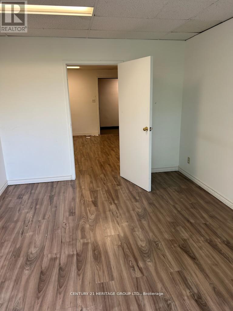 202 - 10255 Yonge Street Property Photo 3