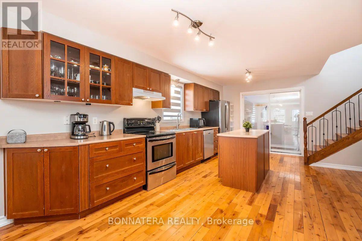 687 Innisfil Beach Road Property Photo 3