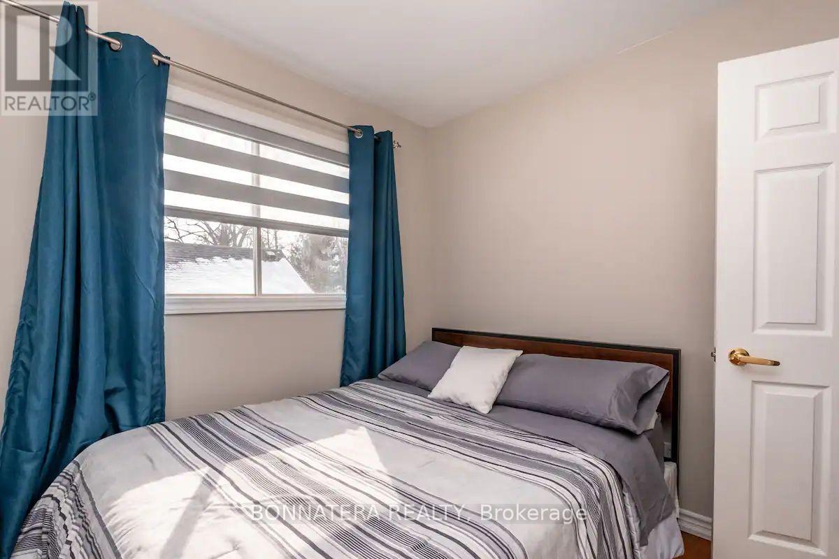 687 Innisfil Beach Road Property Photo 9